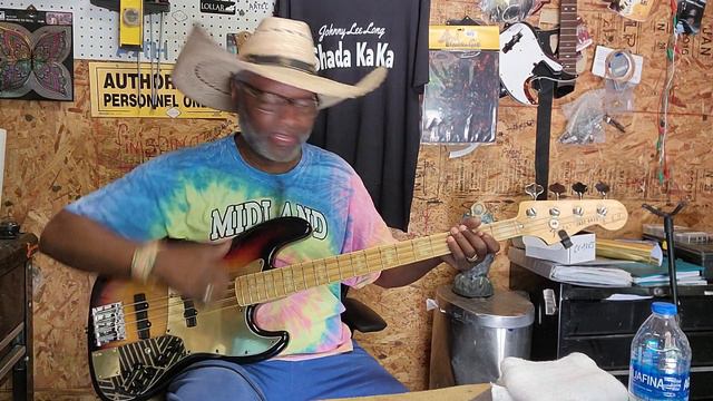 wait...Thats a Fender "japan" Marcus Miller смотреть онлайн