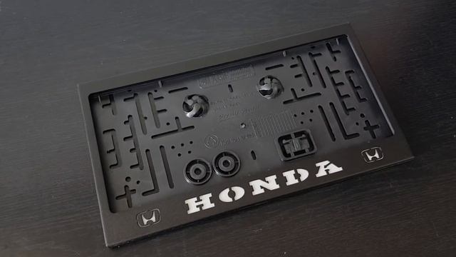 Рамка номерного знака (Американский номер) (USA) с надписью и логотипом Honda смотреть онлайн