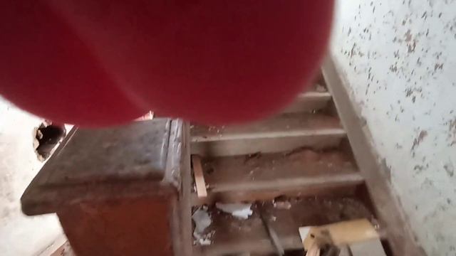 Я пришел один на заброшанную квартиру, но в итоге я был не один.... я провалился. смотреть онлайн