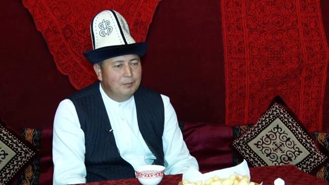 Галстуксуз маек / Манасчы Замирбек Баялиев смотреть онлайн