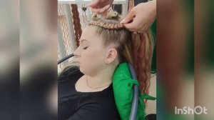 брейды в хвост с использованием локонов.