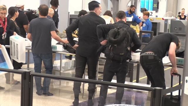 Marilyn Manson Not Looking Like Himself After Father's Death смотреть онлайн