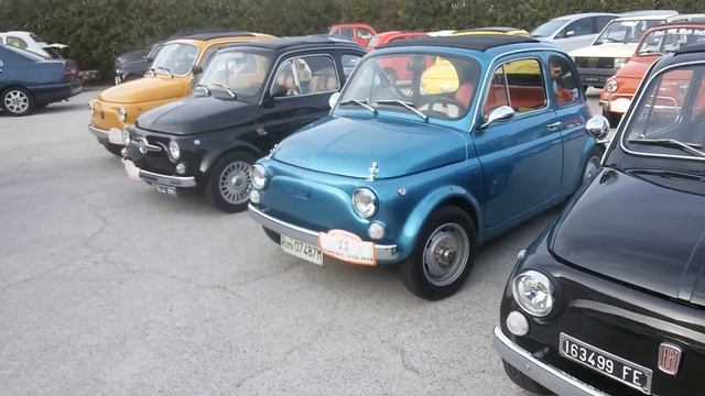 Fiat 500.  Pетро Выставка автомобилей Fiat .