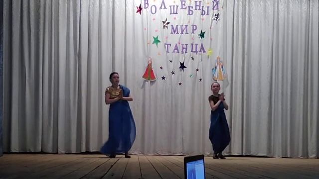 Индийский танец. В.Ахметгареева и К.Изибаева. СДК села Маядык. смотреть онлайн