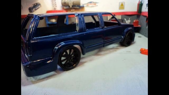 maketuning suburban 1993 escala 1/24
