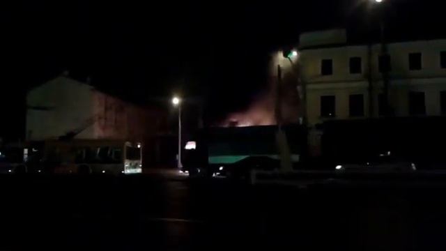 Горит трамвай 04.11.15 рядом с м.«Римская» смотреть онлайн