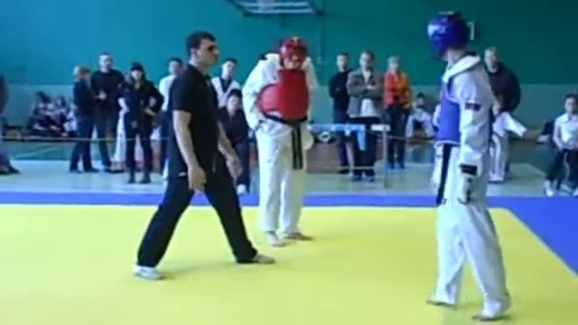 Тхэквондо.Я трюкач-синий=) смотреть онлайн