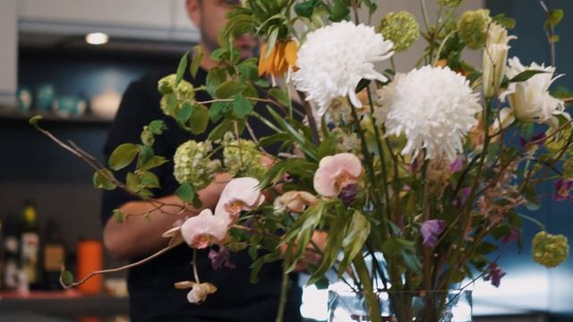 Как сделать роскошную вазу с цветами дома #магияфлористики #дмитрийтуркан #азбукафлориста смотреть онлайн