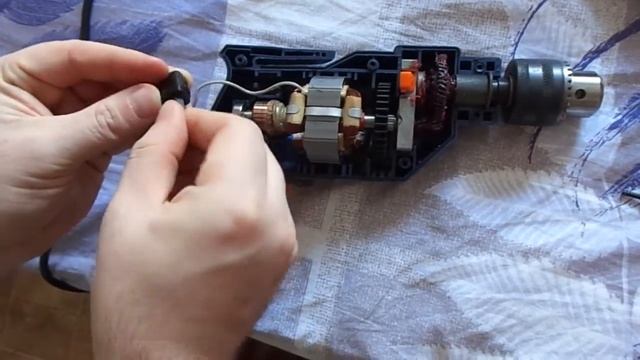 Замена угольных щёток в электродрели. смотреть онлайн