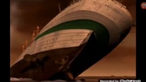 Британик тонет!