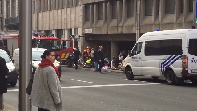 Maelbeek Metro Station Evacuated in Brussels 01 смотреть онлайн