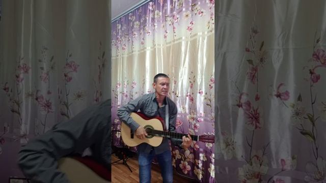 Песня Айдамир Мугу "Чёрные глаза" поём под гитару смотреть онлайн