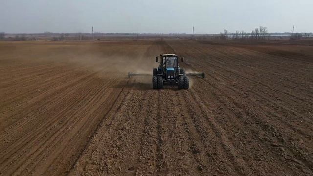 Боронование Мтз 1021 смотреть онлайн