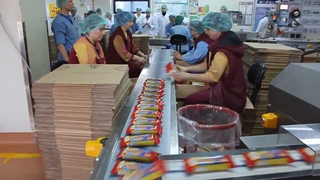 Як виготовляють вафлі на "Світочі" смотреть онлайн