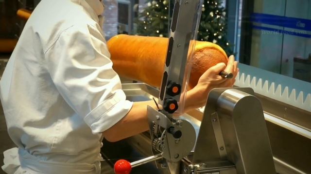 Удивительный 23-х СЛОЙНЫЙ Масленный и РИСОВЫЙ ПИРОГ - БАУМКУХЕН | КОРЕЙСКАЯ Кулинария _ Full-HD.mp4 смотреть онлайн