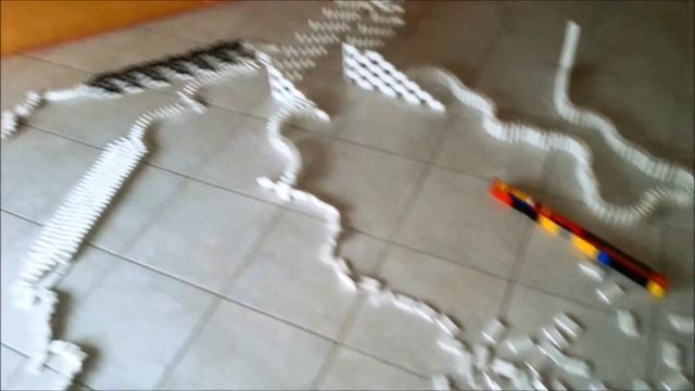 Color Changing Dominoes (White & Black) смотреть онлайн