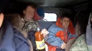 алкаши на уазике мем