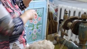Прядение шерсти на самопрялке