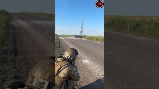 Российский боец точным выстрелом уничтожает на Запорожском направлении западную так называемую «умну смотреть онлайн