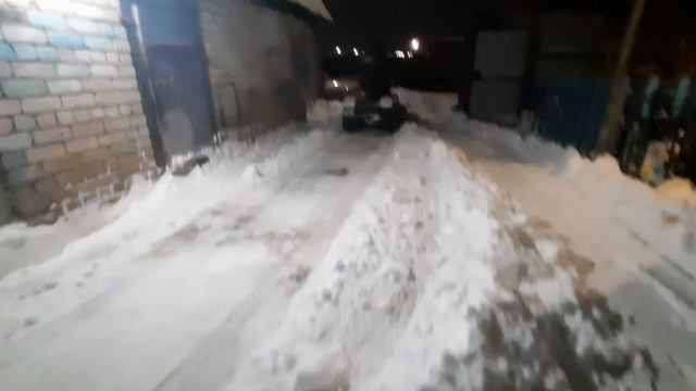 Чистка снега самодельным минитрактором переломкой смотреть онлайн