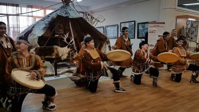 Танцует ансамбль "Коритэв". смотреть онлайн