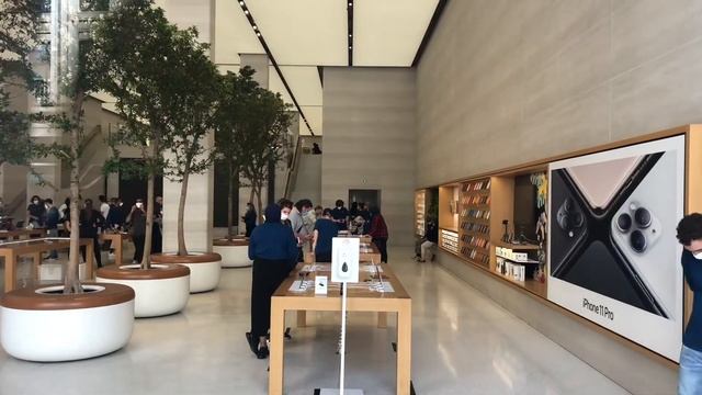 Regent Street London Apple Store Open After Lockdown