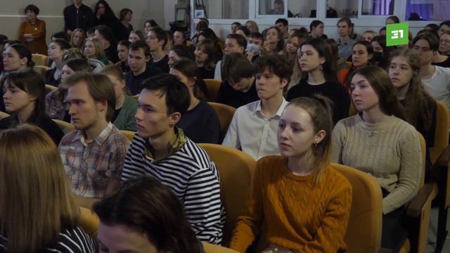 Малая сцена, большие таланты. Школьников учат играть драму на проекте «Юный человек театра» смотреть онлайн