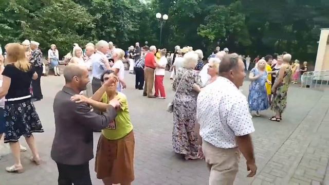 24.06.23г. "У ТЕБЯ на РЕСНИЦАХ"... звучит на танцполе в ГОМЕЛЕ... смотреть онлайн