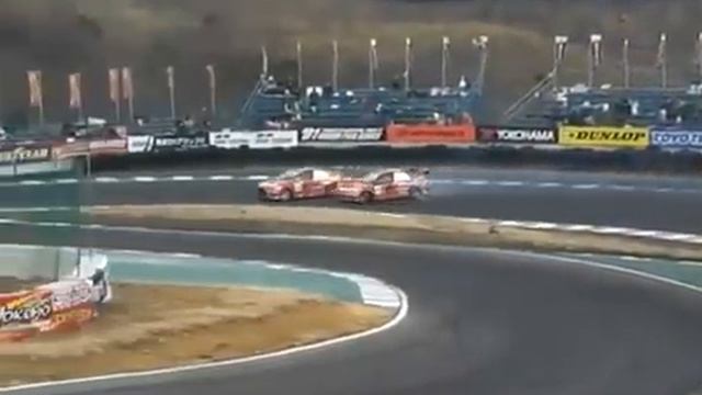 Team Orange - Lancer Evo 10 vs. Evo 9 Drift смотреть онлайн