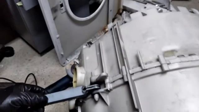 Remplacer les roulements sur lave-linge BOSCH MAXX7 смотреть онлайн