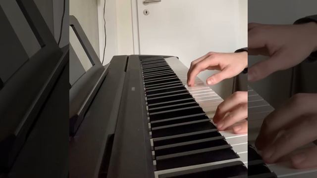 Les Anges dans nos Campagnes - Xmas song - Easy Piano - Yamaha P45 смотреть онлайн