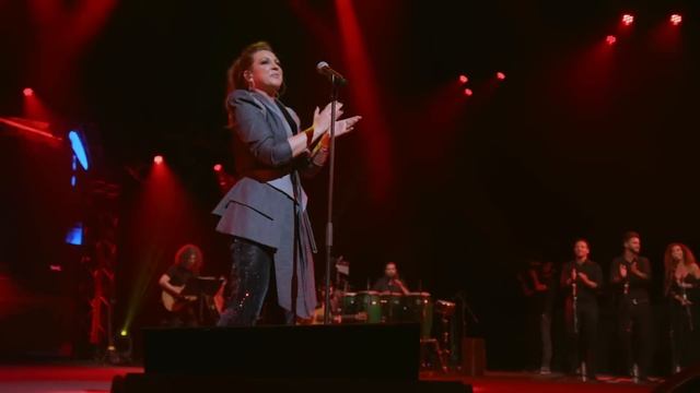 Niña Pastori - Y para Qué... (En Directo) смотреть онлайн