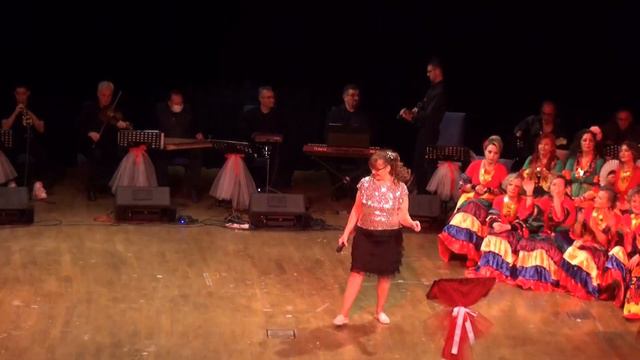 KUSURA BAKMA -- Solist: Nur Yazıcı ----- Şef: Ekrem Hacat ----- RENATO SANAT TOPLULUĞU смотреть онлайн