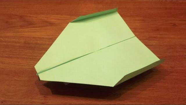 How To Make a Paper Airplane That Flies For a Long Time - Paper Airplane That FLIES FAR смотреть онлайн
