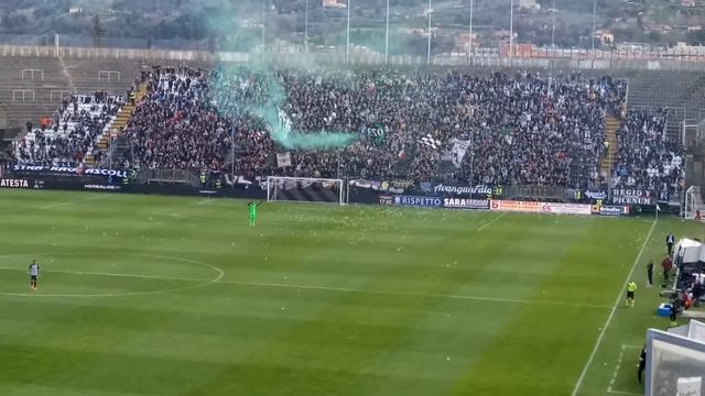 Ascoli-Livorno 10/03/19- Curva Sud смотреть онлайн