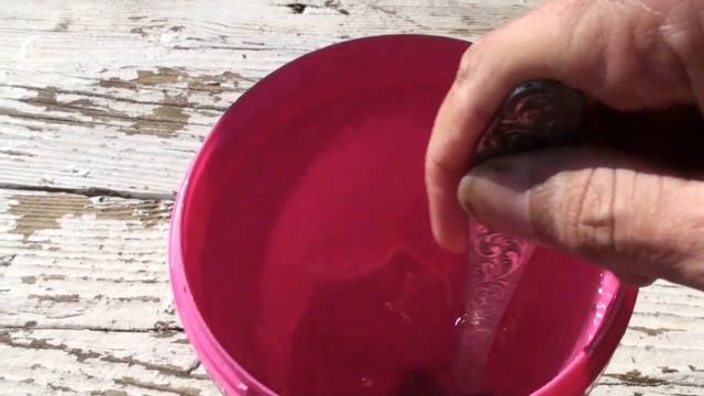 Всего одна весенняя подкормка клубники - секрет большого урожая. Рецепт подкормки смотреть онлайн