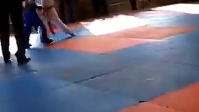 Боевое дзюдо против рукопашного боя. Дети. смотреть онлайн