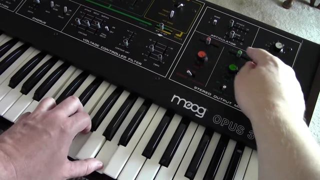 1979 MOOG Opus 3 Stereo Analog Synthesizer смотреть онлайн