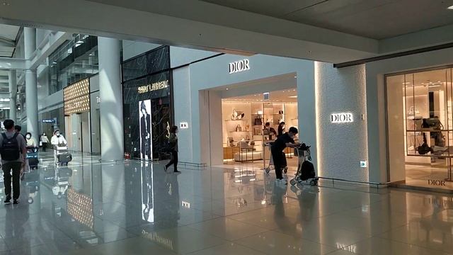 walking ICN airport (Incheon, Seoul, Korea) customs, duty free, boarding area - May 2022 смотреть онлайн