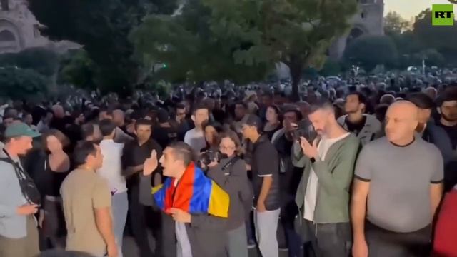 Обстановка у здания парламента в Ереване, где сегодня в 1900 ожидается начало новой протестной акци смотреть онлайн