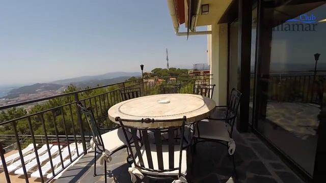 Jolie maison avec piscine privée et vue sur le mer au Lloret de Mar смотреть онлайн