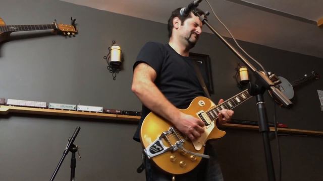 Stevie Ray Vaughan on a Les Paul!!! Texas Flood!!! смотреть онлайн