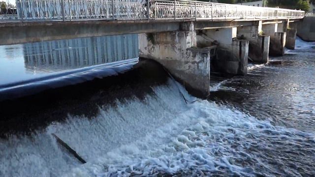 Великие Луки 2020. Городская плотина. Река Ловать. смотреть онлайн