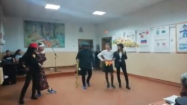 Осенний бал. 10 класс. МБОУ "СОШ 10" г. Барнаула. смотреть онлайн