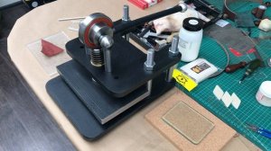 Тиснение на коже с помощью пресса