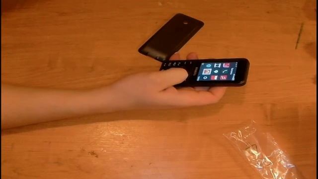 Телефон для пожилых людей Philips Xenium E181 Phone for the elderly Philips Xenium E181 смотреть онлайн