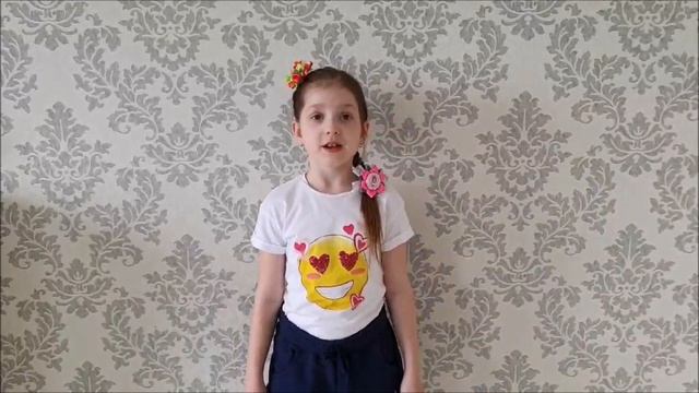 "От морей, до самых до окраин..." – видеоролик с прочтением стихотворений о Родине смотреть онлайн