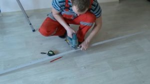 Как вырезать ПВХ БАГЕТ с внешним углом.Натяжные потолки