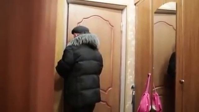 Издевается над дедушкой в Periscope