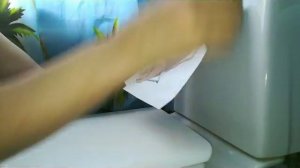 Наклеивание 3D стикера в ванной комнате